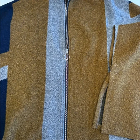 Apricot Colorblock Cape. size M/L - Picture 4 of 13